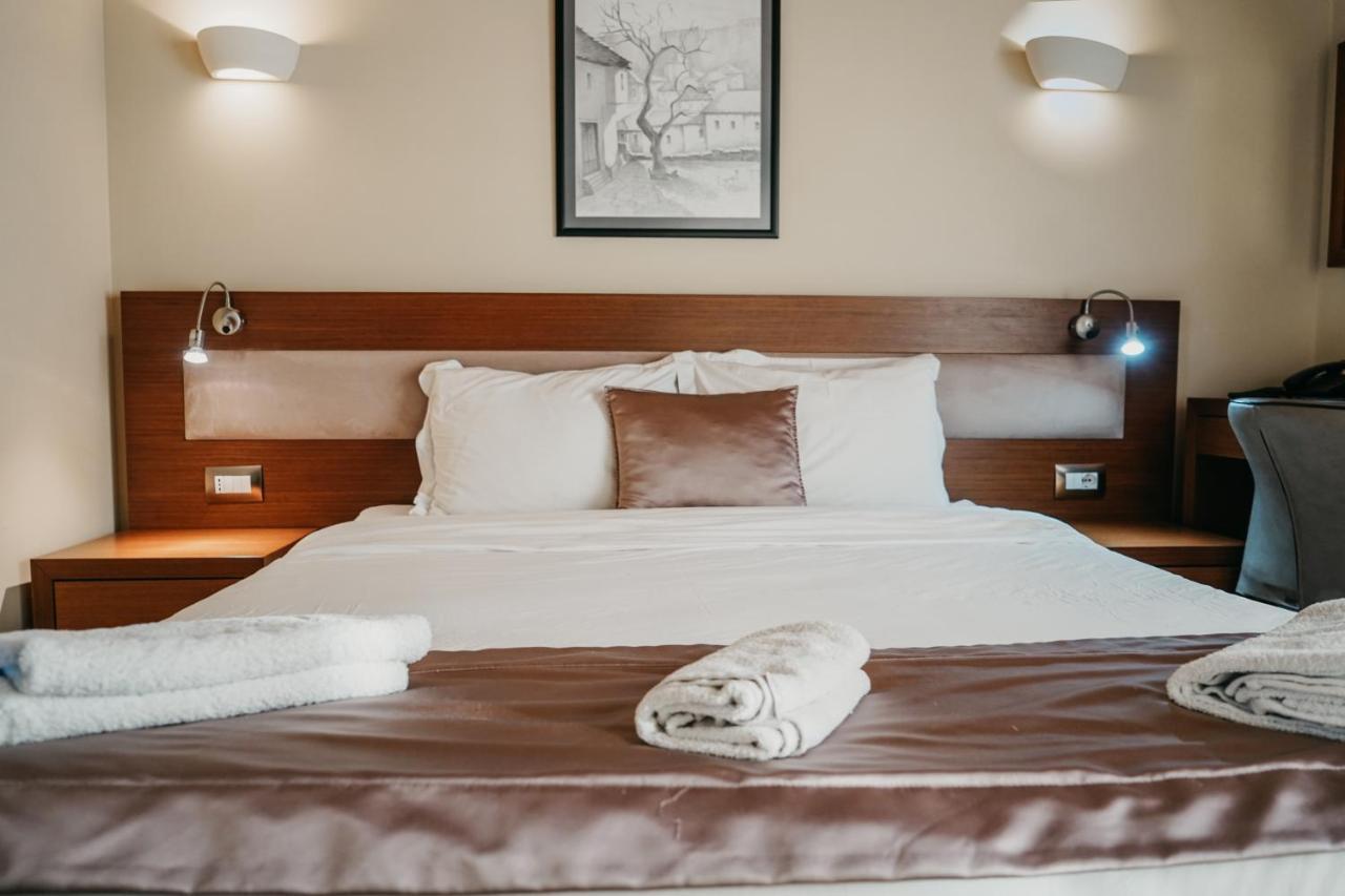 Center Hotel Gjirokastër Extérieur photo