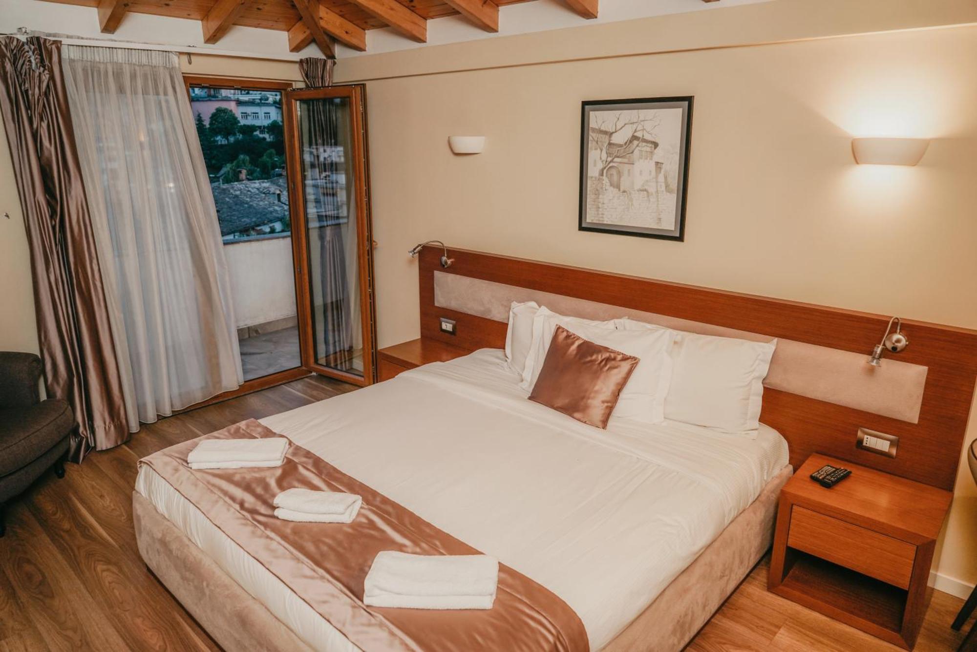 Center Hotel Gjirokastër Extérieur photo