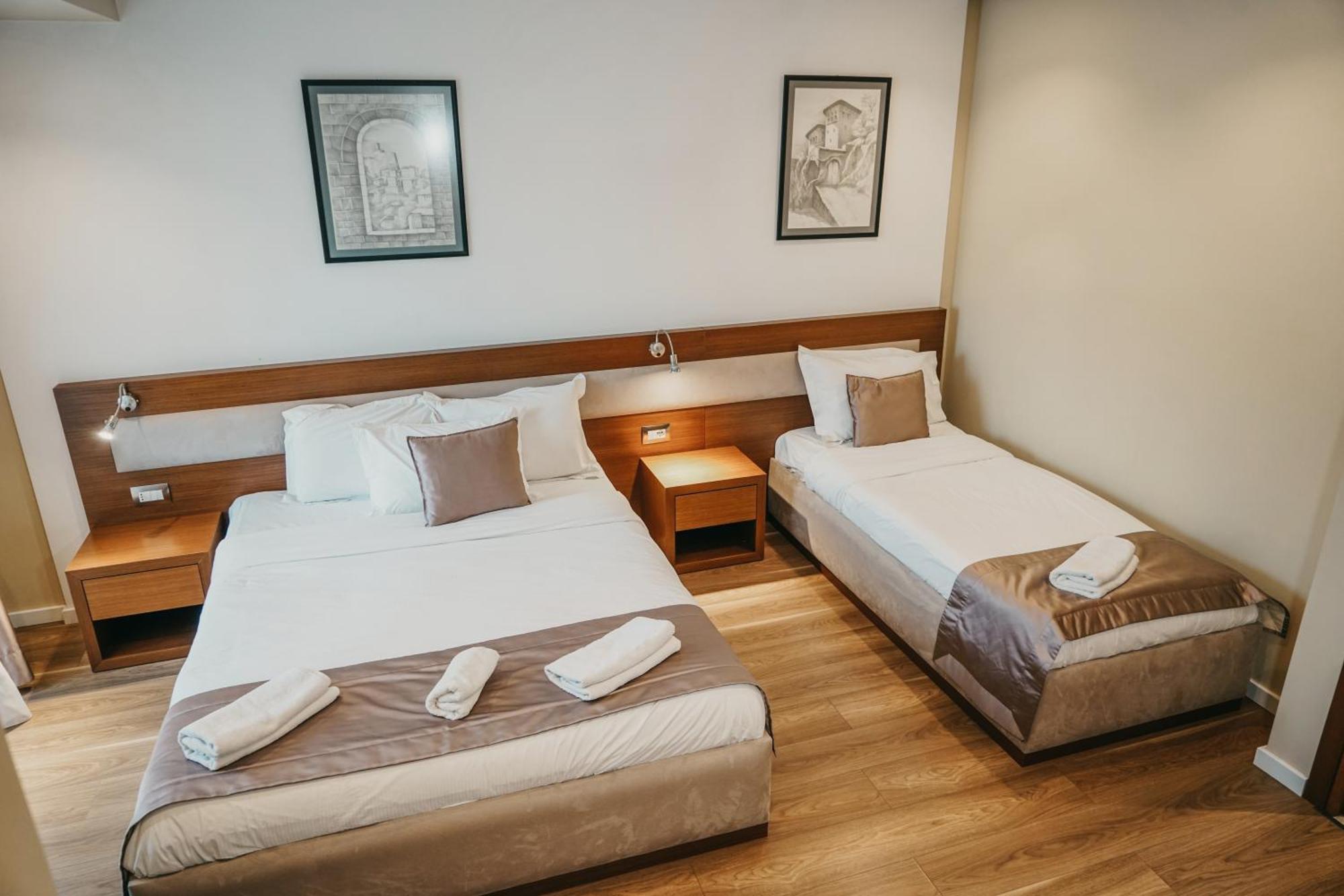 Center Hotel Gjirokastër Extérieur photo