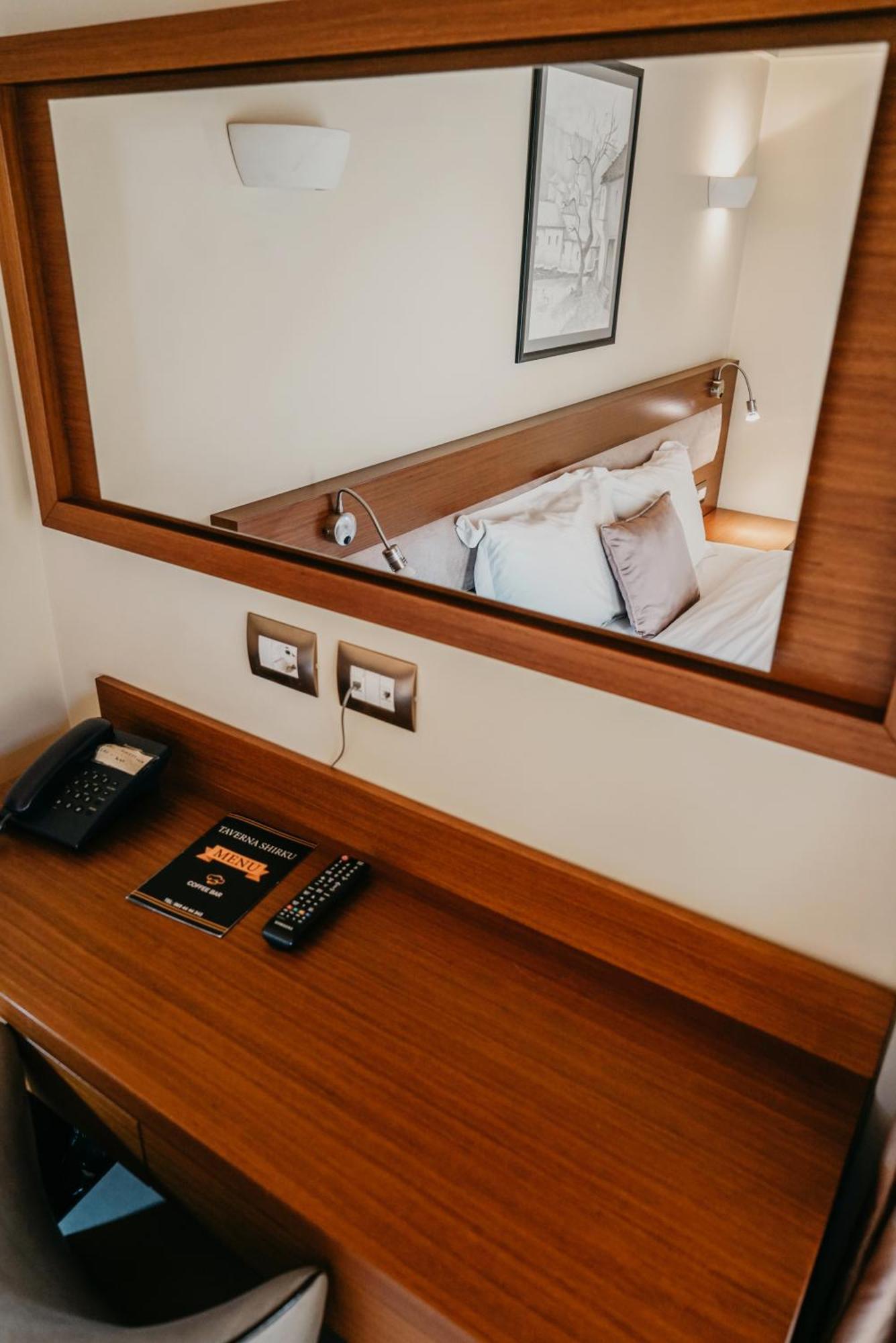 Center Hotel Gjirokastër Extérieur photo