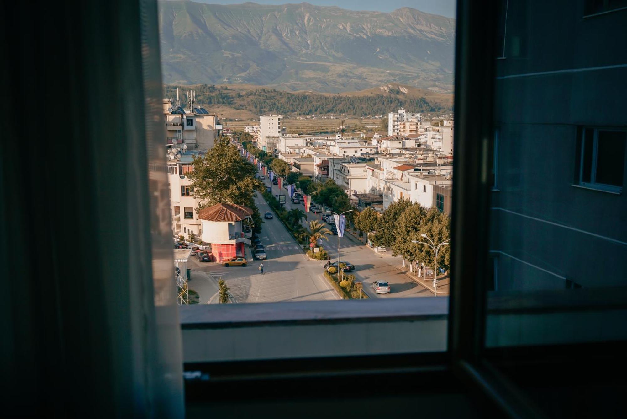 Center Hotel Gjirokastër Extérieur photo
